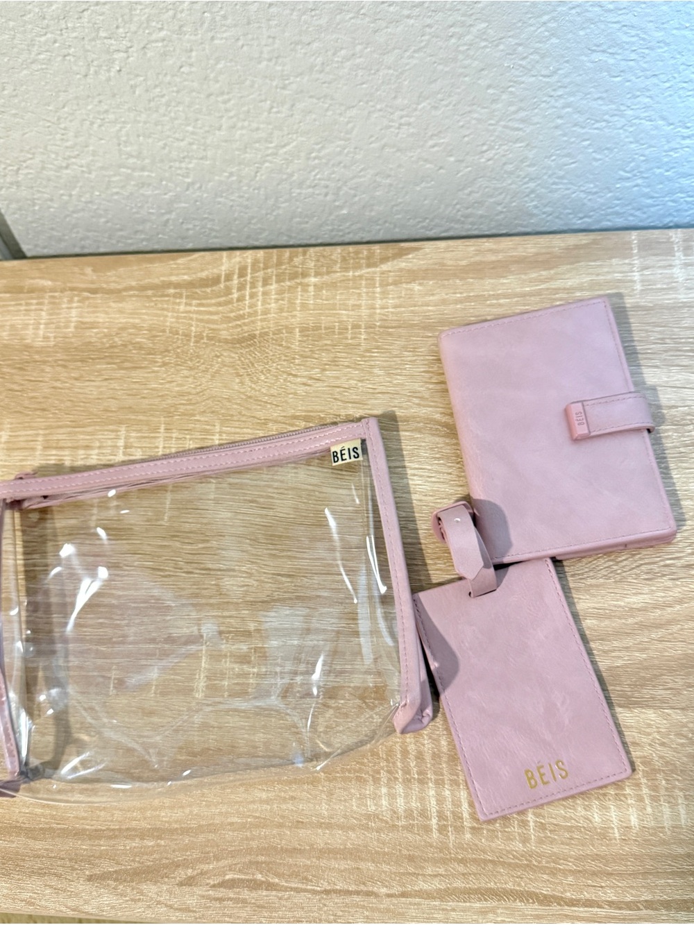 NWOTBEIS Atlas Pink Clear Travel Pouch with Matching Pink Passport & Luggage Tag